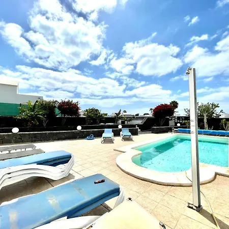 Villa Encantadora Villa Con Piscina Privada, Wifi, A/C, Bbq, Playa Blanca *